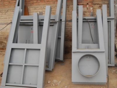 不銹鋼 方、圓小閘門